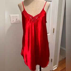 Women’s vintage Y2K 90s Elegant Red Lace Trim Satin Chemise slip dress medium